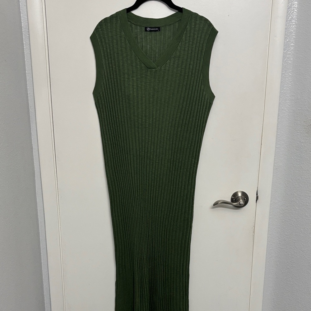 Chic Olive Green Ribbed Maxi Dress